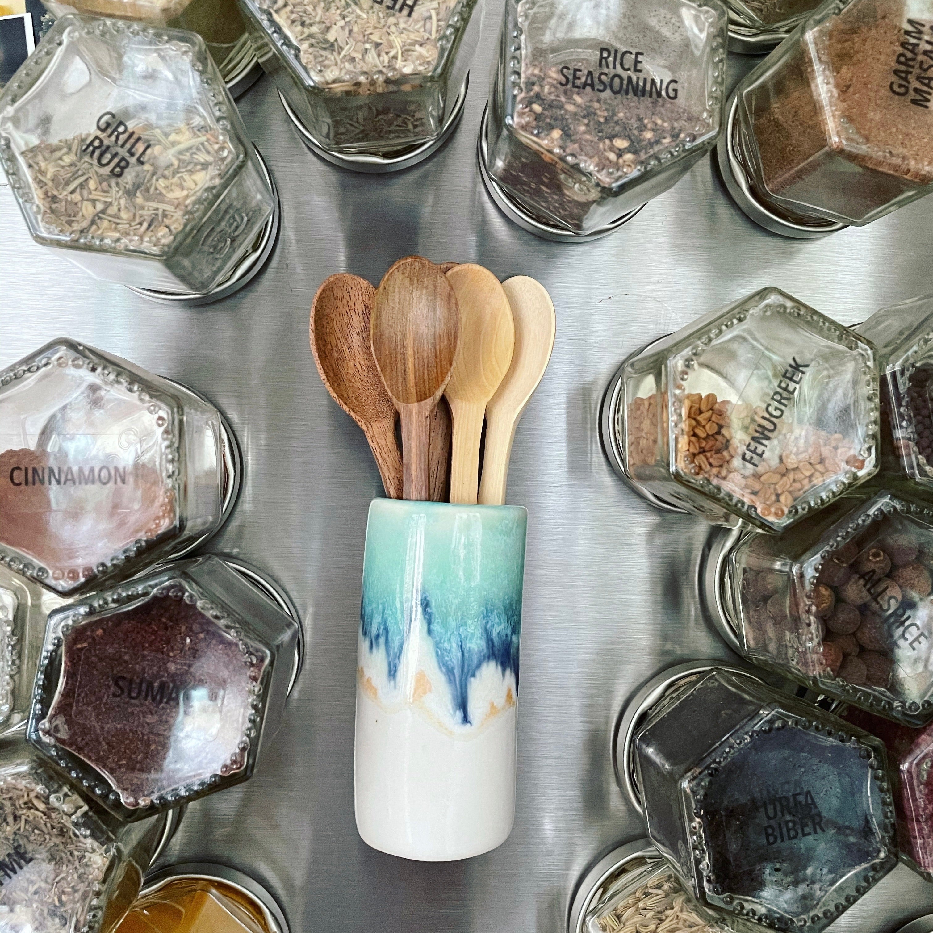 Ceramic Magnetic Spoon Holder – Gneiss Spice